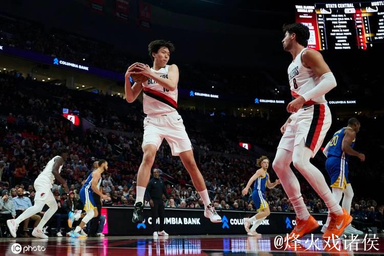 杨瀚森缺阵布伦森砍下26分 尼克斯击败开拓者终结其5连胜 杨瀚森缺阵布伦森砍下26分 尼克斯击败开拓者终结其5连胜